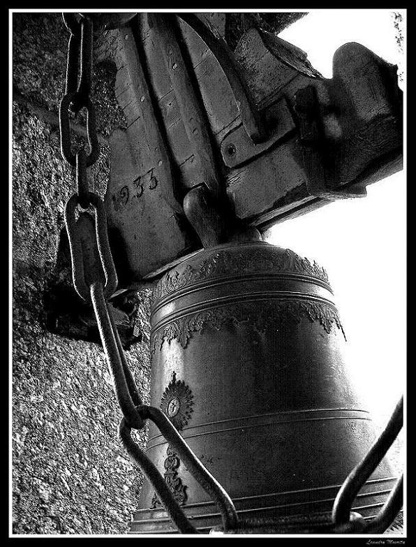 photo "Church Bell" tags: black&white, still life, 