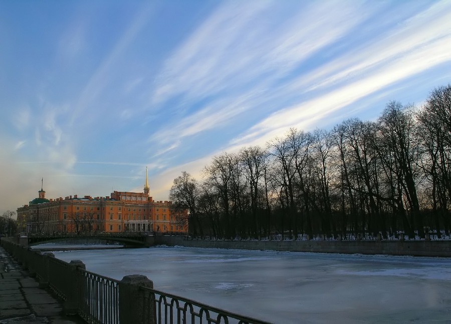 photo "Prompt March" tags: architecture, landscape, clouds