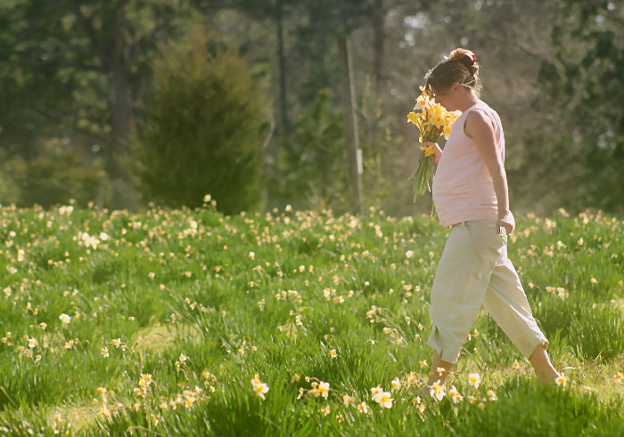 photo "Motherhood" tags: portrait, landscape, spring, woman