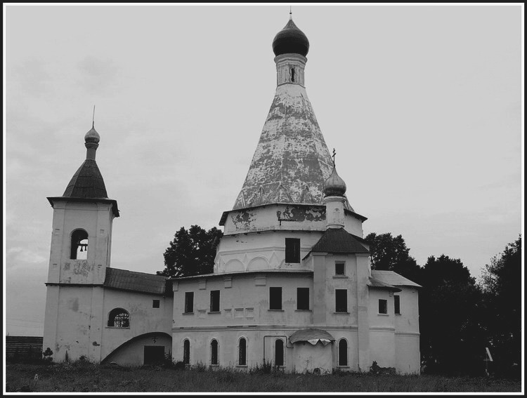 фото "Зевалово. Шатровая церковь." метки: архитектура, черно-белые, пейзаж, 