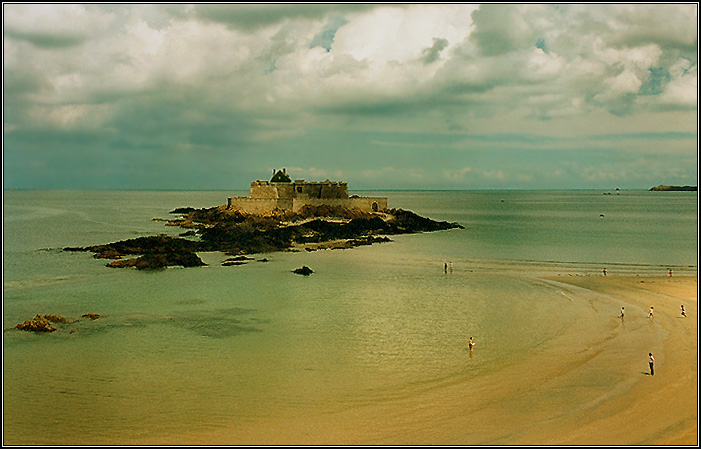 photo "Beach in Saint-Malo" tags: misc., landscape, water