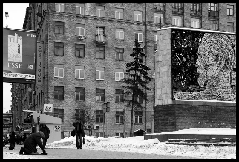 фото "Следит как мы живем... И холод по спине." метки: жанр, репортаж, 