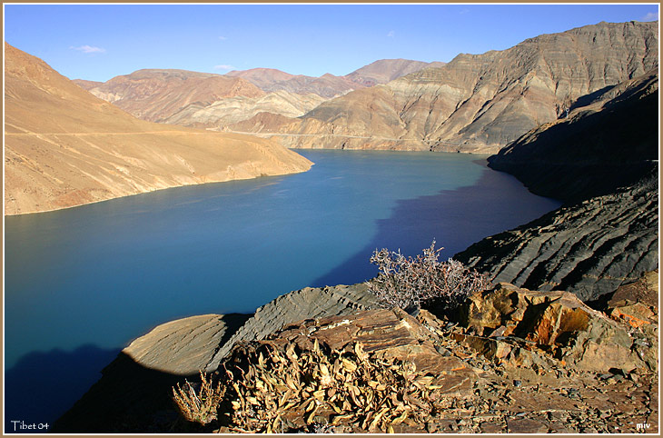 photo "Dark blue water" tags: travel, landscape, Asia, mountains