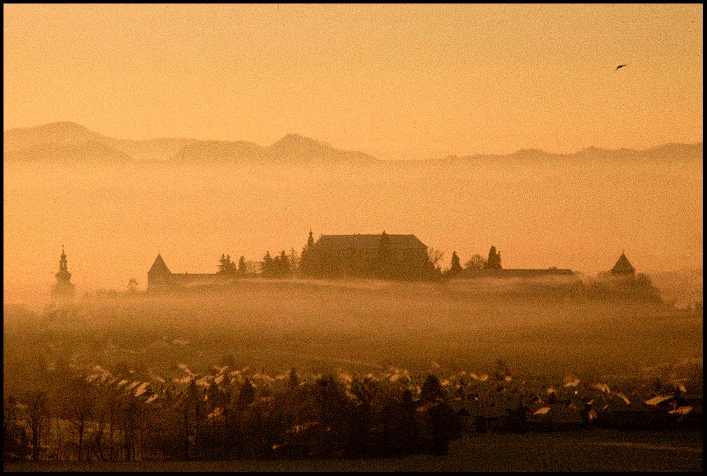 фото "Ptuj in morning fog" метки: архитектура, пейзаж, 