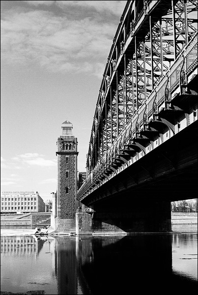 photo "The bottom foreshortening" tags: black&white, architecture, landscape, 