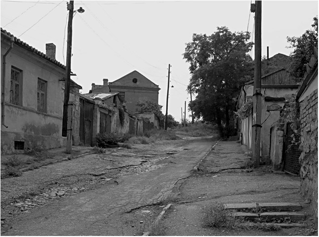 photo "Old Feodosia" tags: black&white, architecture, landscape, 