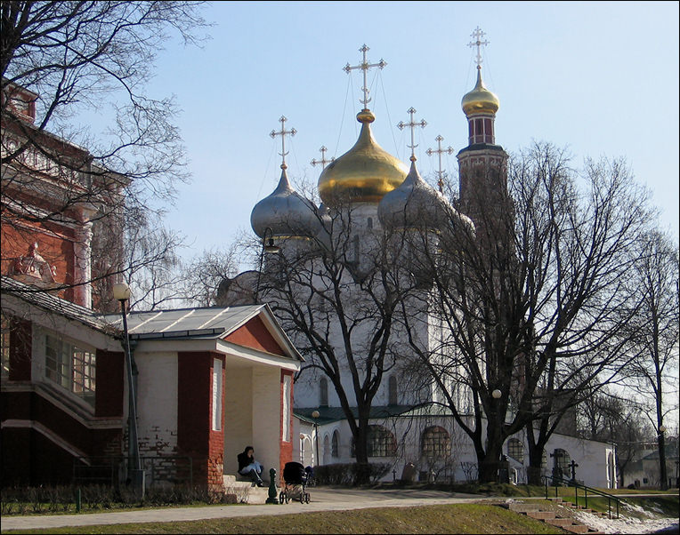 фото "Современная мадонна." метки: пейзаж, архитектура, весна