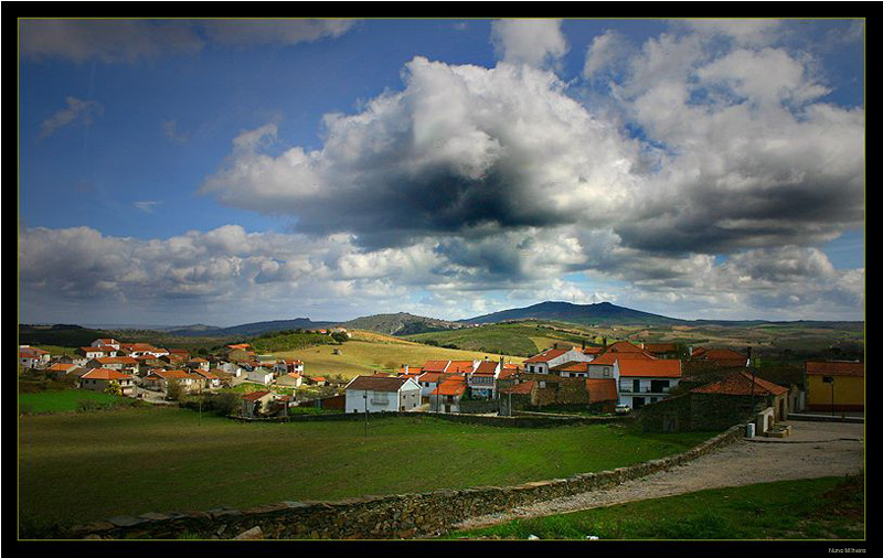 photo "Portuguese Village" tags: landscape, mountains