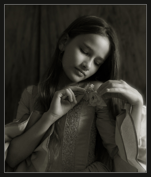 photo "Before a fancy-dress party..." tags: portrait, black&white, children