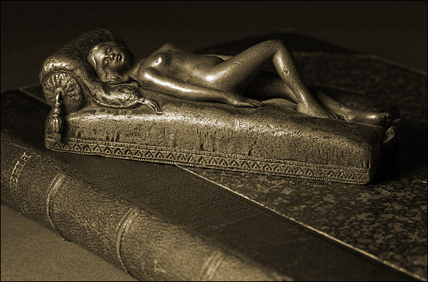 фото "Натюрморт с бронзовой одалиской" метки: натюрморт, ретро, 