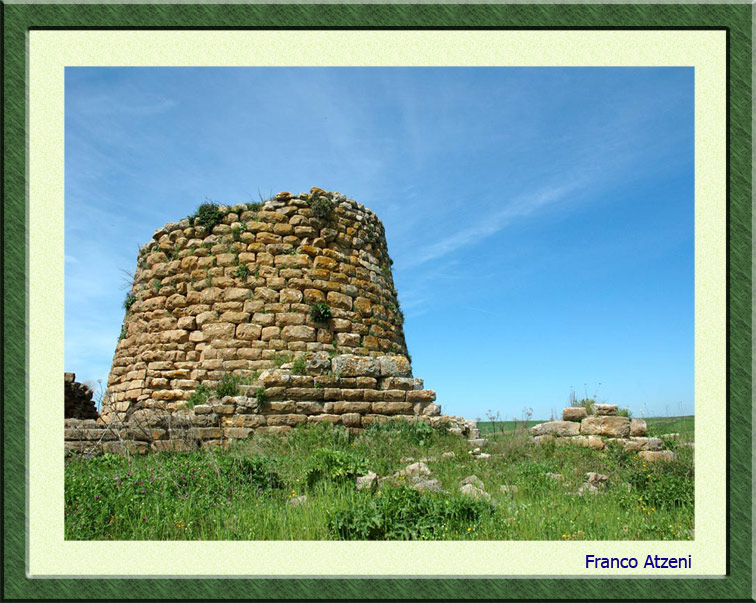 photo "A very old building" tags: landscape, 