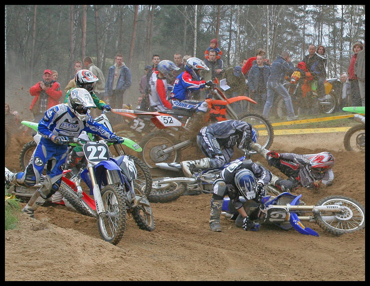 photo "Multiple crash" tags: sport, 