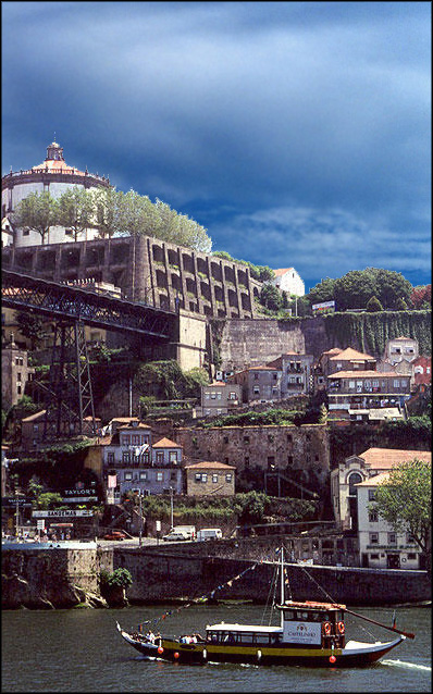 photo "The other side" tags: travel, architecture, landscape, Europe
