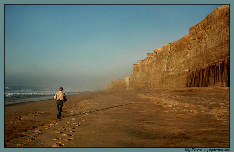 фото "Walking by the Sea" метки: пейзаж, вода, закат