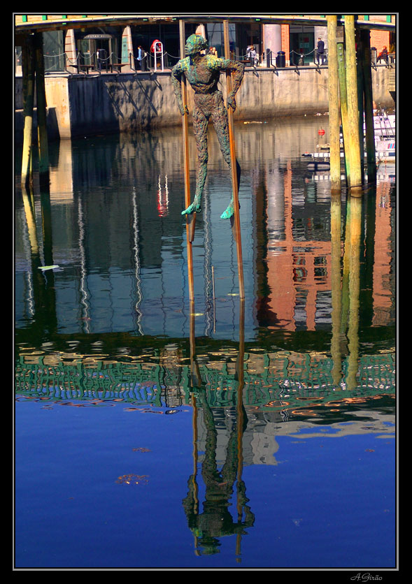 фото "Long legs to cross" метки: архитектура, путешествия, пейзаж, Европа