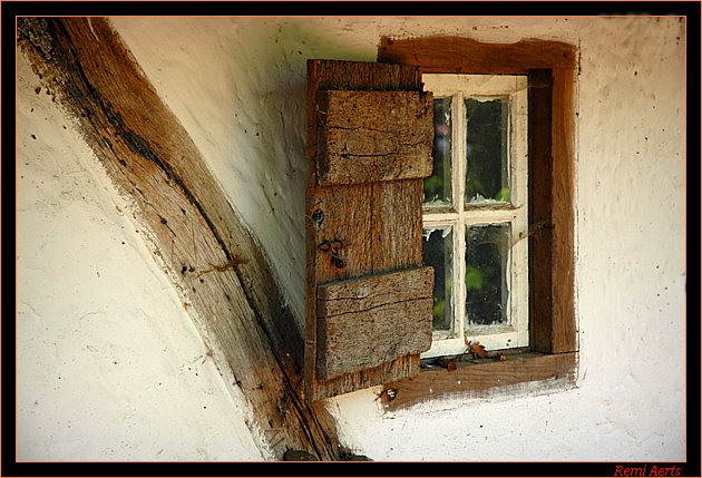 photo "old window" tags: architecture, landscape, 
