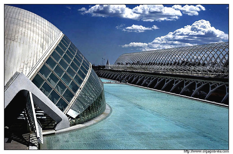 фото "Urban Graphics  from Valкncia 2" метки: архитектура, пейзаж, облака
