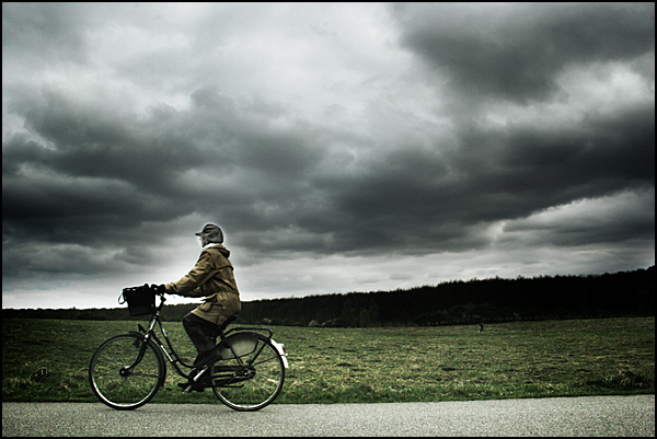 фото "Old lady on bike" метки: природа, репортаж, 
