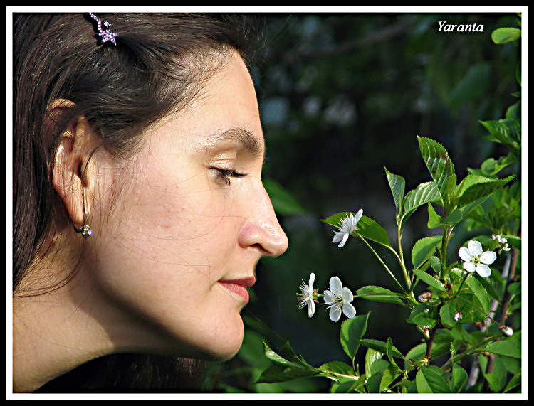 photo "Than the Spring smells?!" tags: portrait, woman
