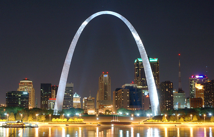 photo "St. Louis Neon" tags: travel, architecture, landscape, North America