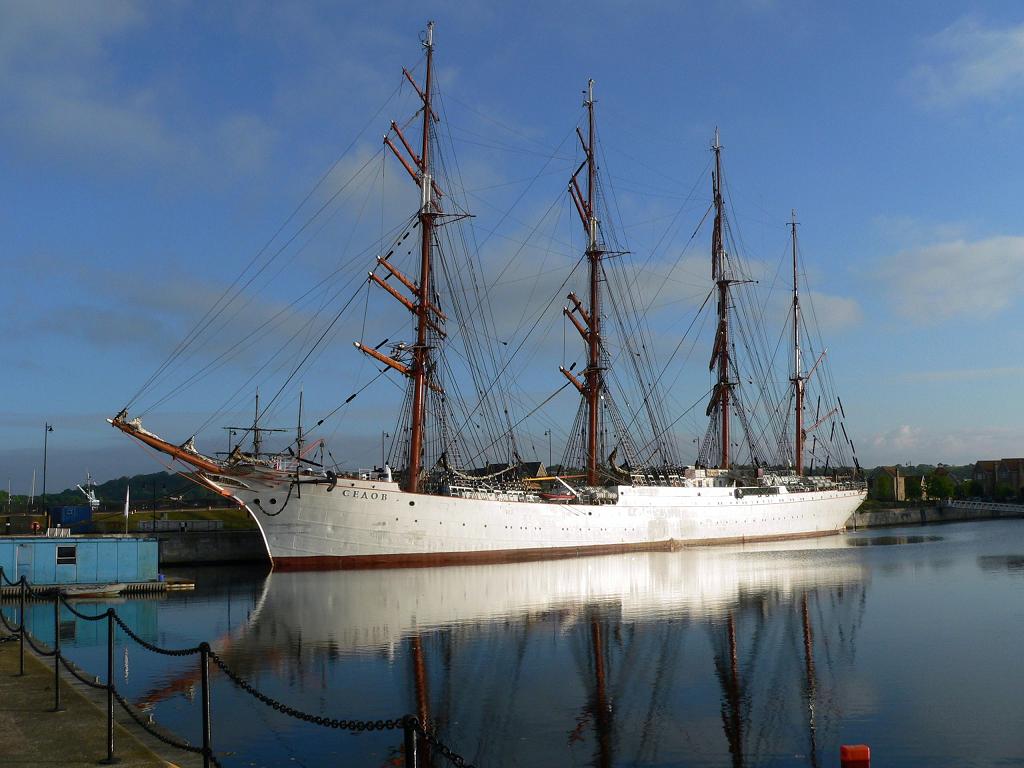 фото "Russian Sailing Ship in Kent" метки: пейзаж, вода