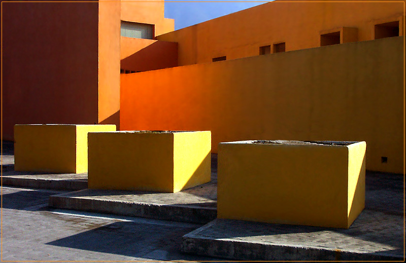 photo "Los Cubismos" tags: travel, architecture, landscape, North America