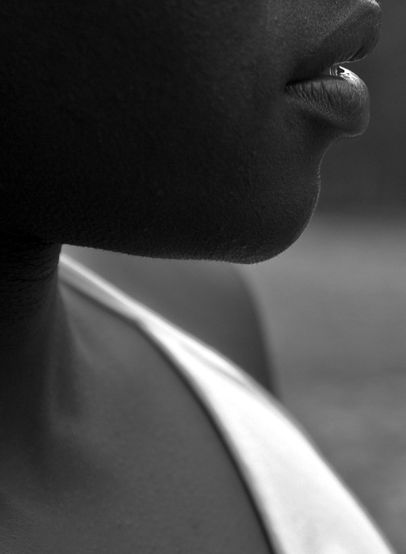photo "c l o s e r" tags: portrait, black&white, woman
