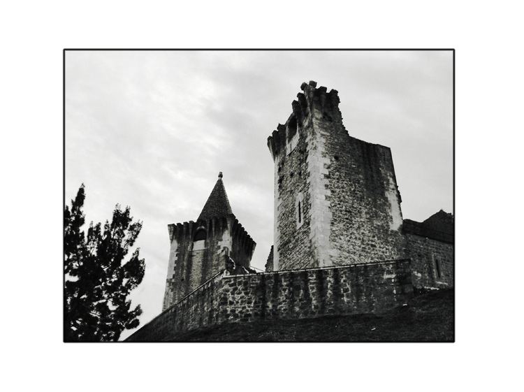 photo "Castle of Porto de Mуs" tags: black&white, 