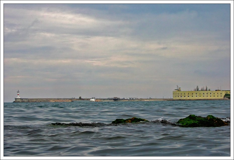 фото "Ukraine. Sevastopol. The First bastion." метки: пейзаж, путешествия, Европа, вода