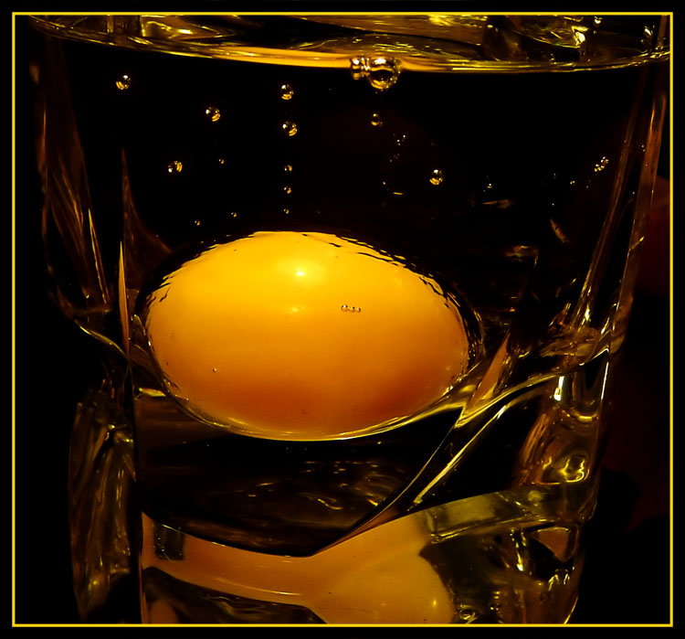 photo "Egg in oil" tags: macro and close-up, 