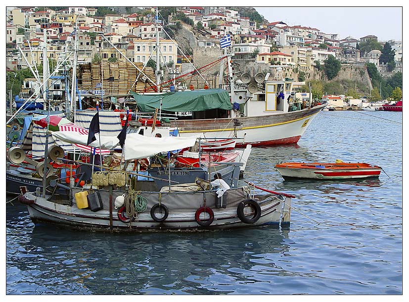 photo "Greek fishing port" tags: architecture, landscape, water