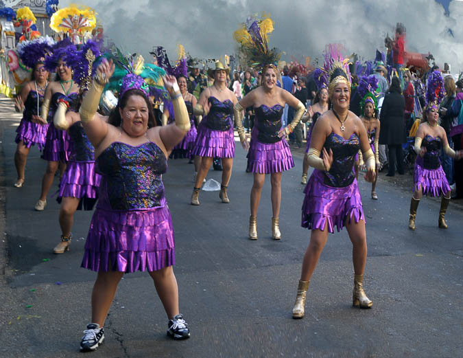 photo "Dancers on Parade" tags: PF life, humor, 