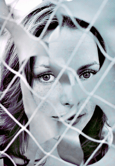 photo "under lock and key" tags: portrait, genre, woman
