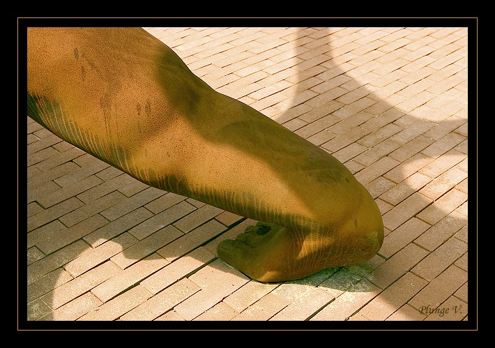 photo "My foot...." tags: architecture, montage, landscape, 