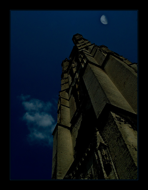 photo "About the cloudlet..." tags: landscape, architecture, night