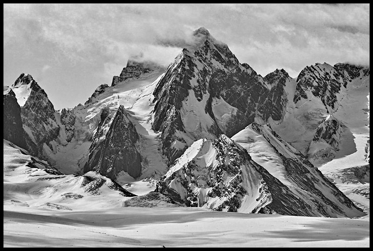 photo "The Rock" tags: travel, landscape, Asia, mountains