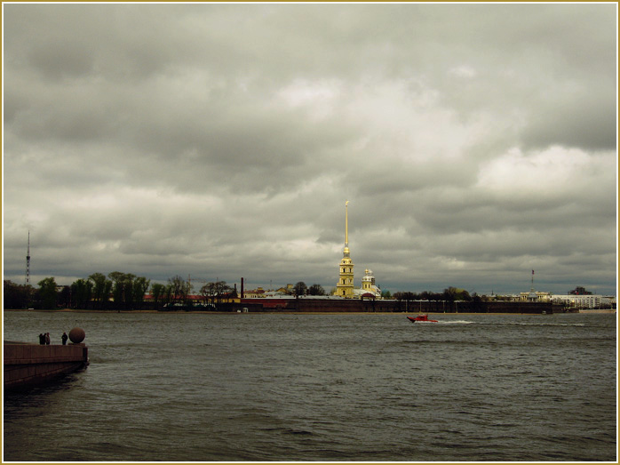 photo "In the World of Gray" tags: architecture, landscape, clouds