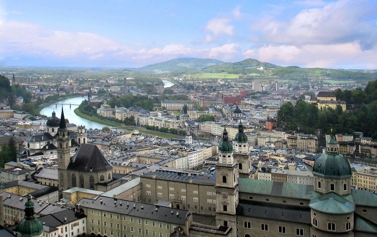 photo "Salzburg. After the termination of a rain." tags: architecture, landscape, clouds