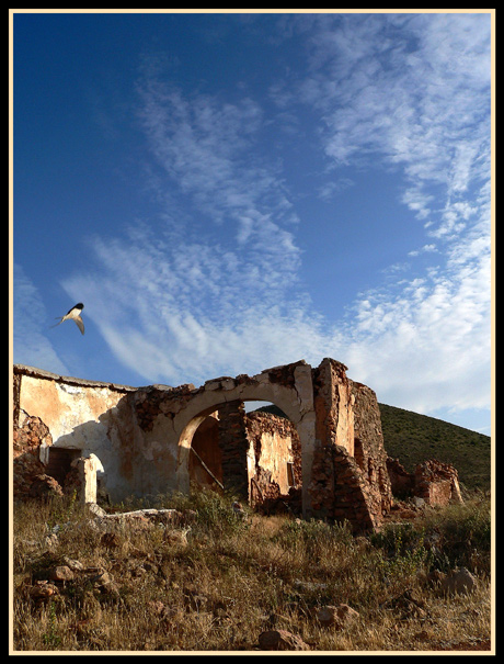 фото "Another ruins" метки: архитектура, пейзаж, облака