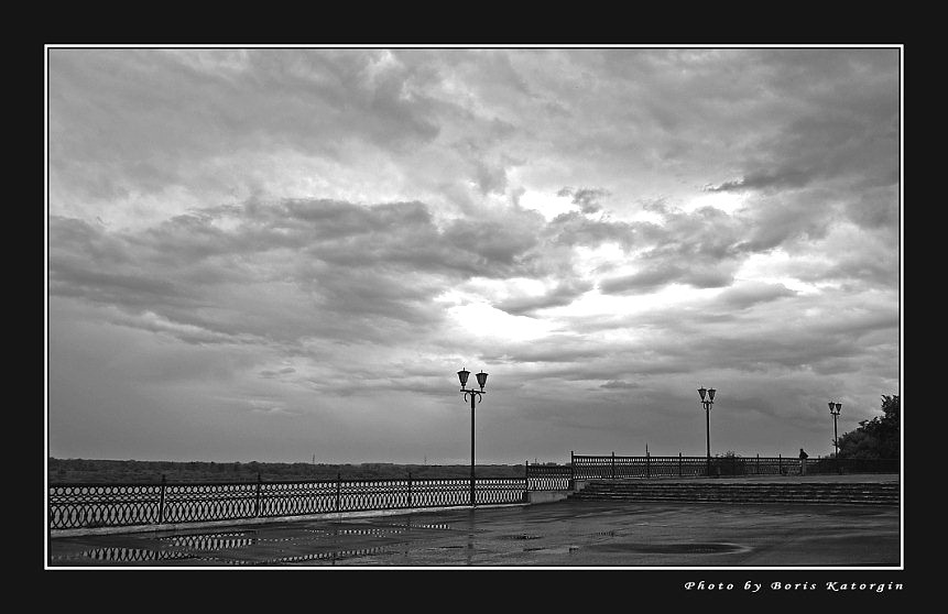 photo "Quay after a rain" tags: landscape, architecture, clouds