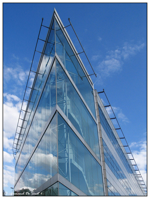 photo "Glass & stone ship" tags: architecture, landscape, 