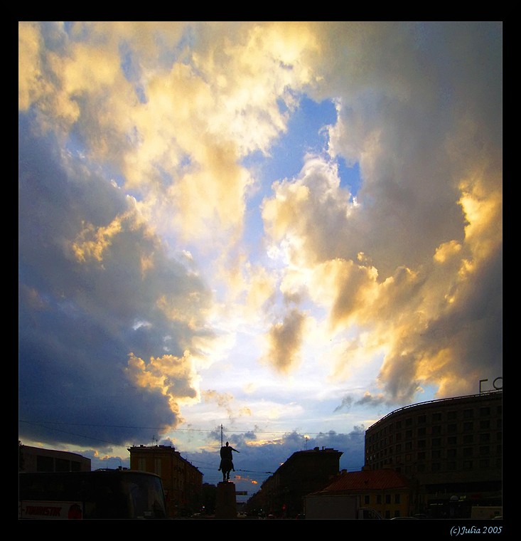 фото "небо в городе" метки: пейзаж, архитектура, облака