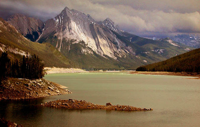 фото "Medicine Lake, Canada" метки: пейзаж, путешествия, Северная Америка, горы