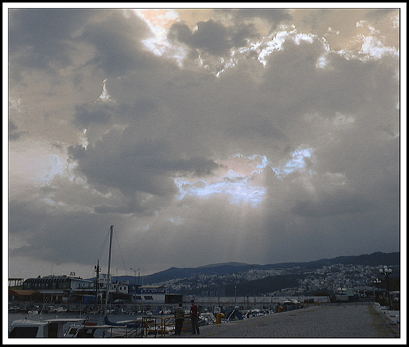 photo "Last conversation on pier" tags: landscape, clouds