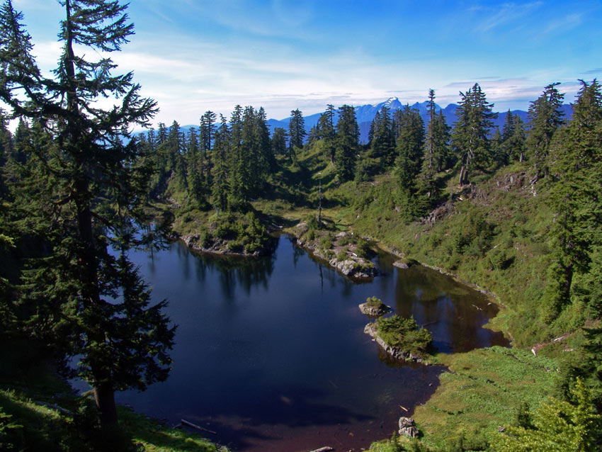 photo "Mountain eyes" tags: landscape, mountains, water