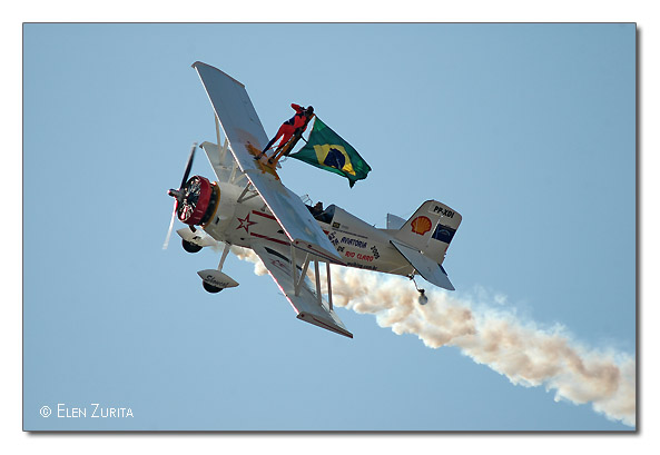 photo "WingWalker Brazilian Air Show" tags: misc., sport, 