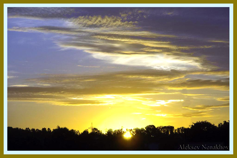 photo "There, where the sun wakes up" tags: landscape, clouds, sunset