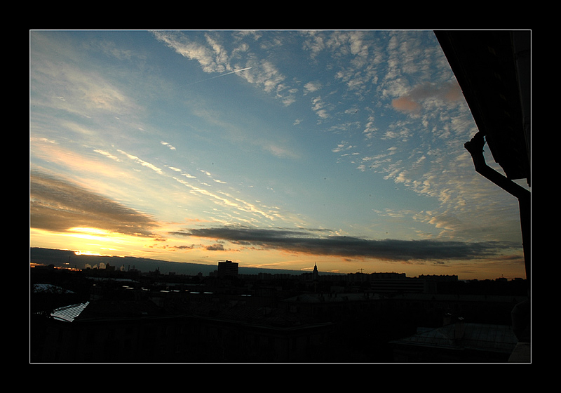 photo "Out of the Window" tags: architecture, landscape, sunset