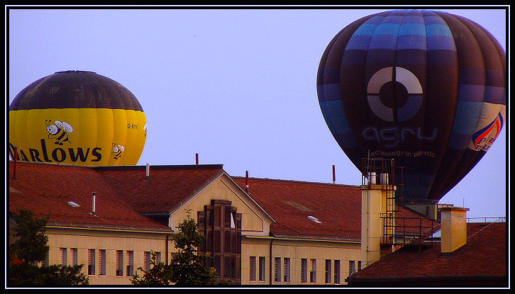 photo "landing" tags: architecture, travel, landscape, Europe