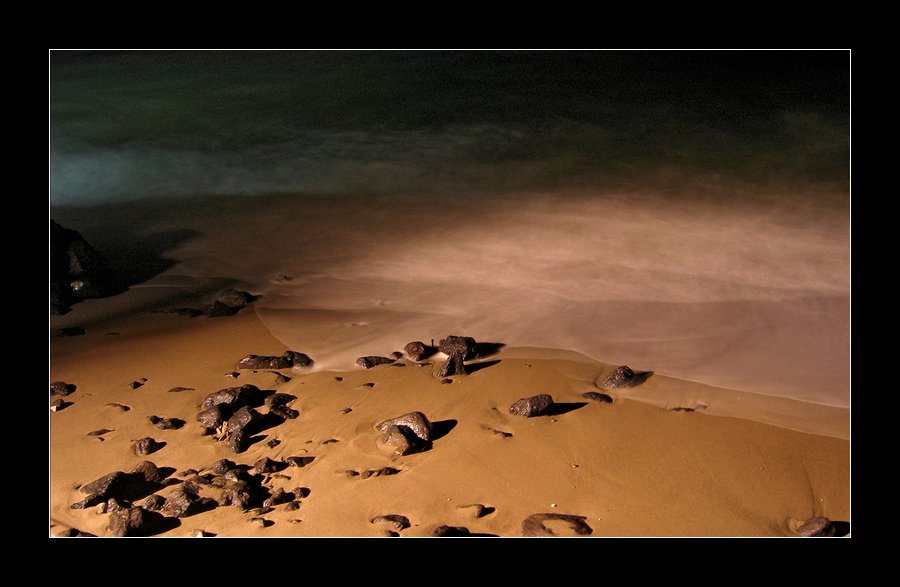 photo "Stones creeping in the sea." tags: landscape, travel, Europe, night